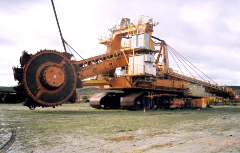 Excavadora Gigante 16