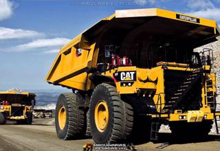 Operando un Grupo de Camiones Mineros 793F Cat