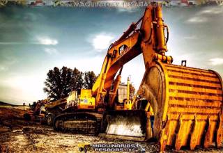 Excavadora Caterpillar sin Trabajar